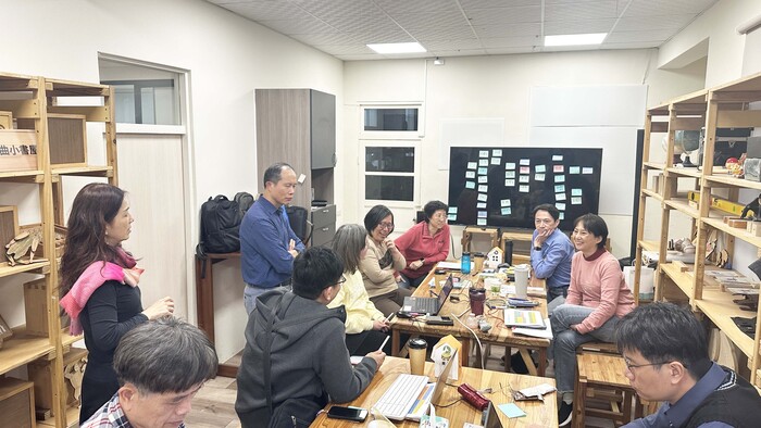 全系老師針對「我們要培養出什麼樣的畢業生」展開熱烈討論圖片